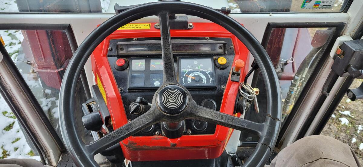 Steyr 948a Traktor mit Lader 3