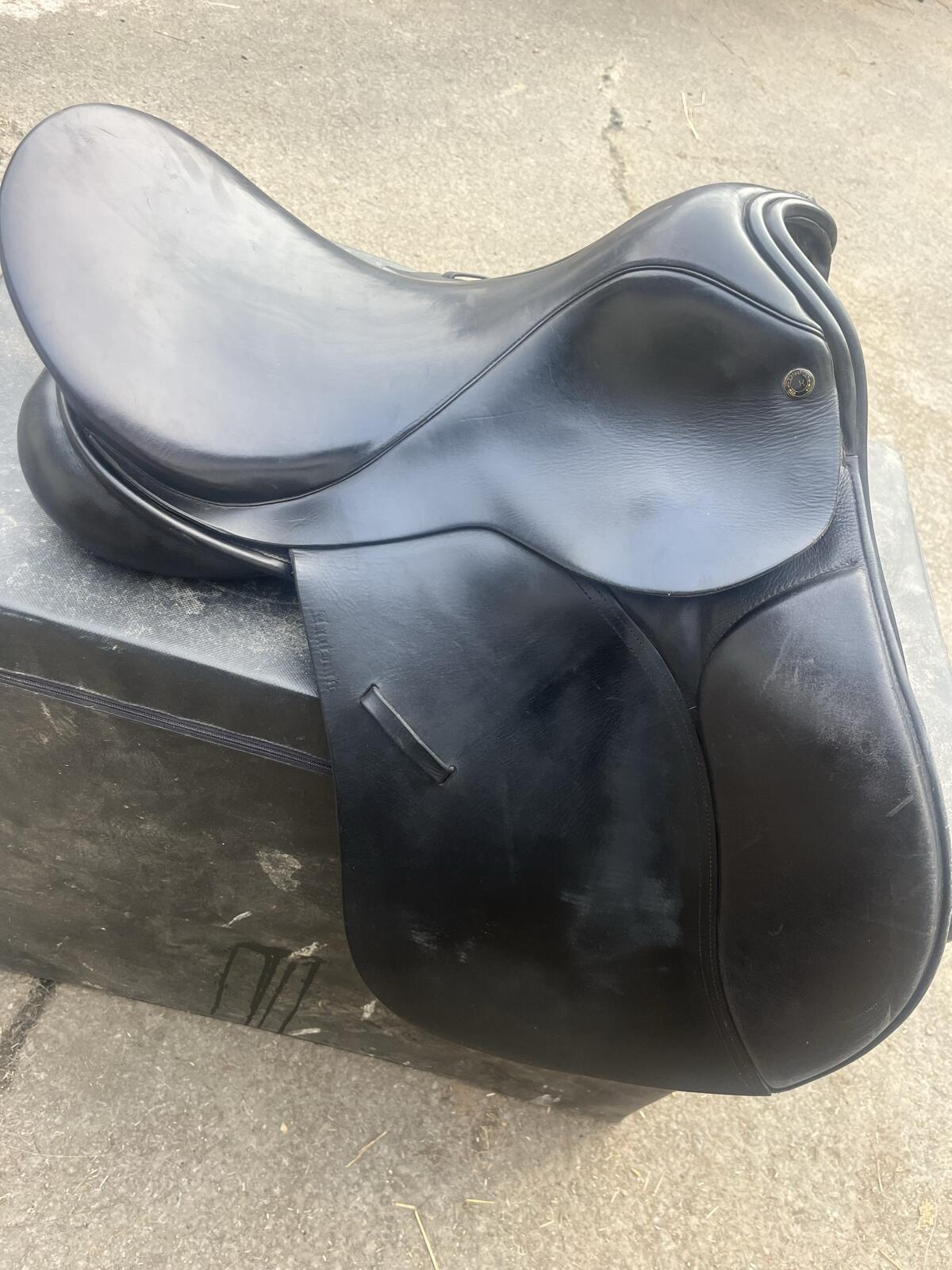 Sehr bequemer VS Sattel für breite Pferde 1