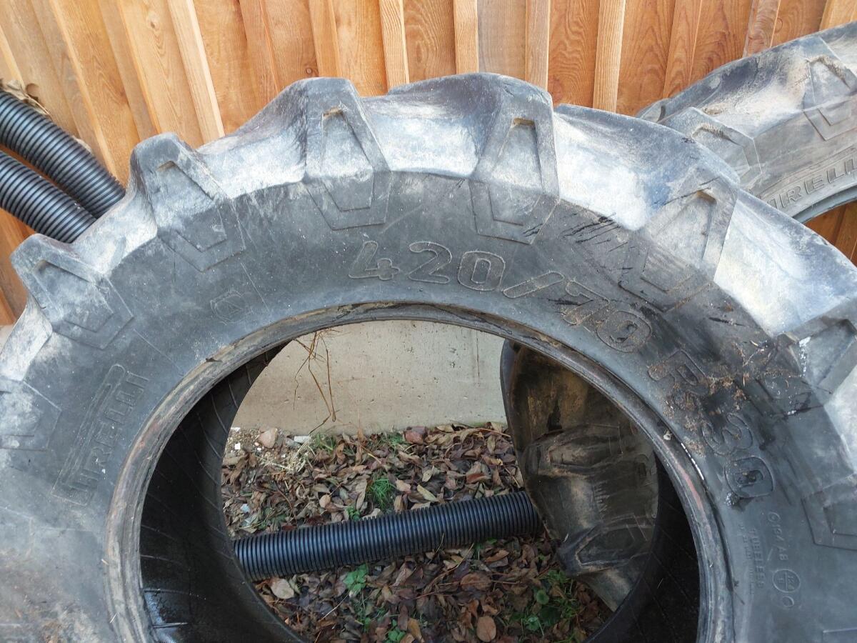 Traktor Hinterreifen 420/70 R30 1