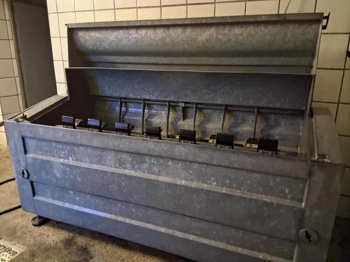 Brüh- und Enthaarungsmaschine für Schweine 3