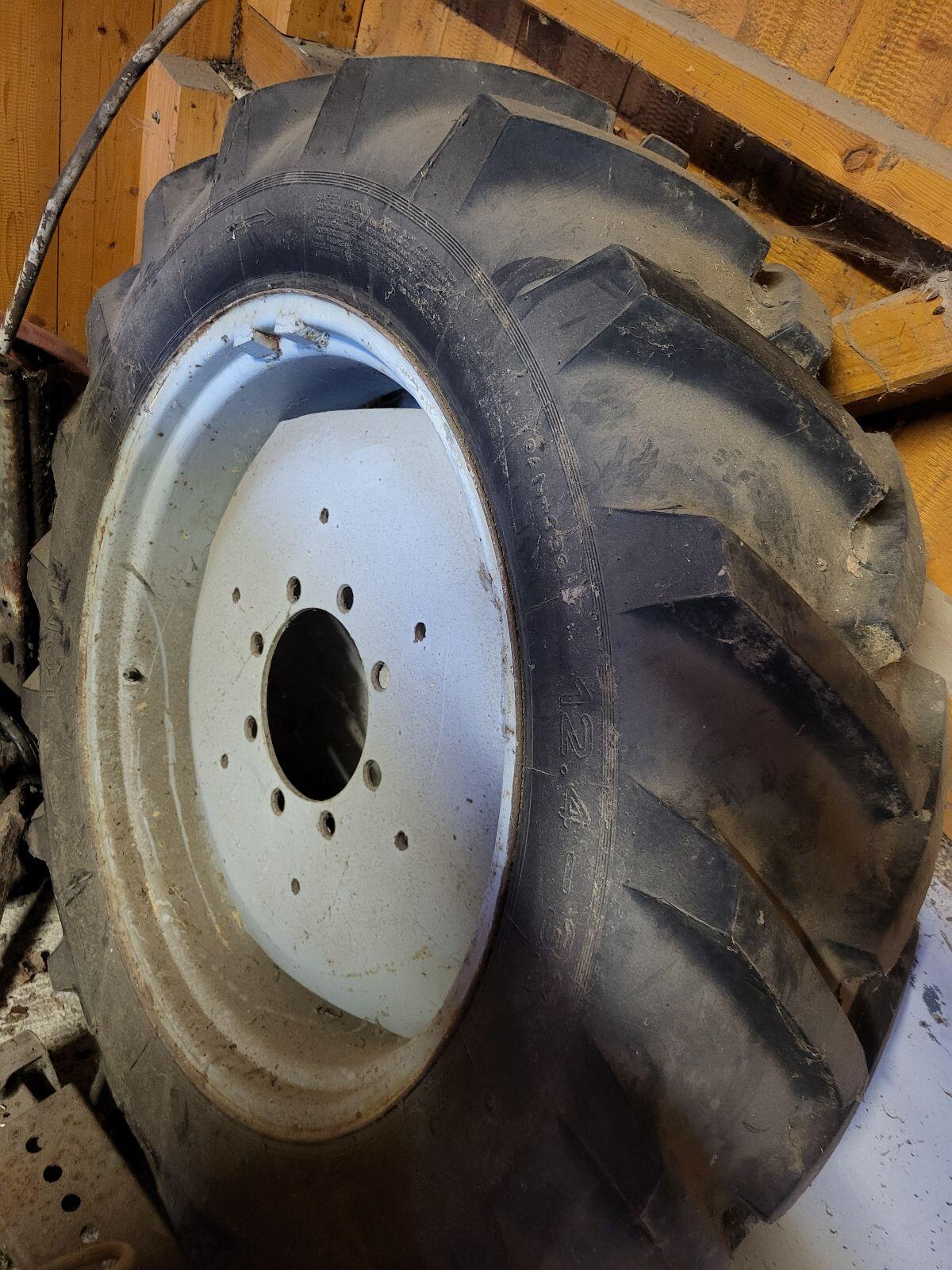 Steyr 288 Reifen und Felgen 1