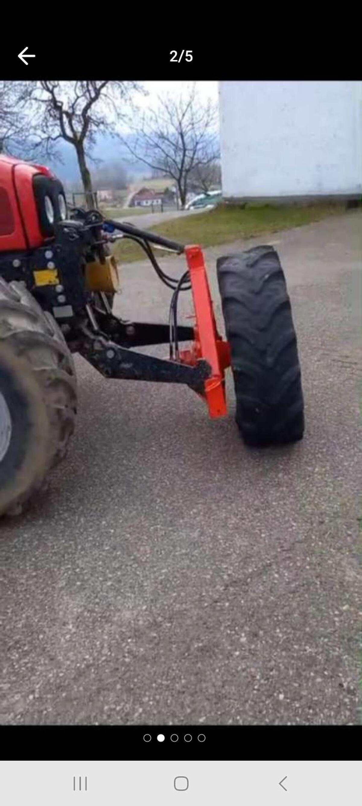 Wendegerät-Rundballenauflöser 1