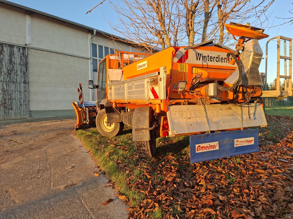 Lindner Unitrac 102, Gmeiner, Kahlbacher, Schmidt Schneeschild 3