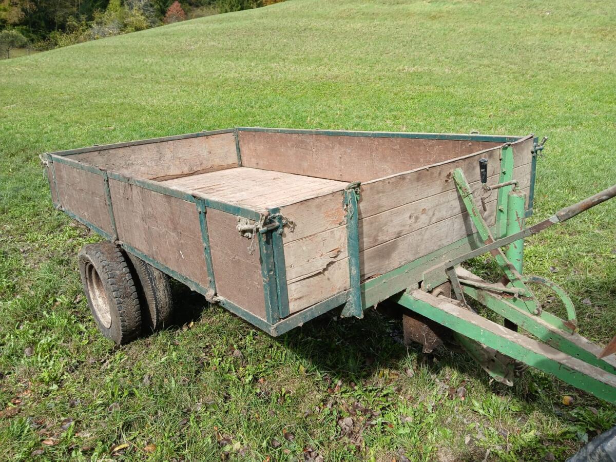 Anhänger mit Triebachse 1