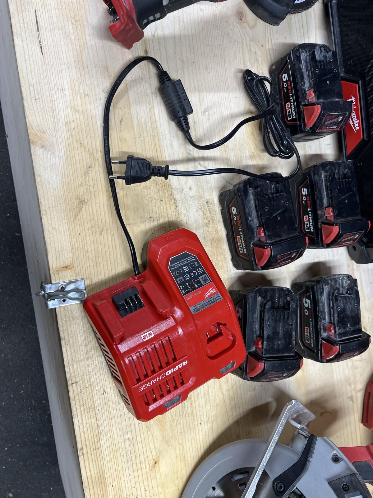 Milwaukee Akku Set 2