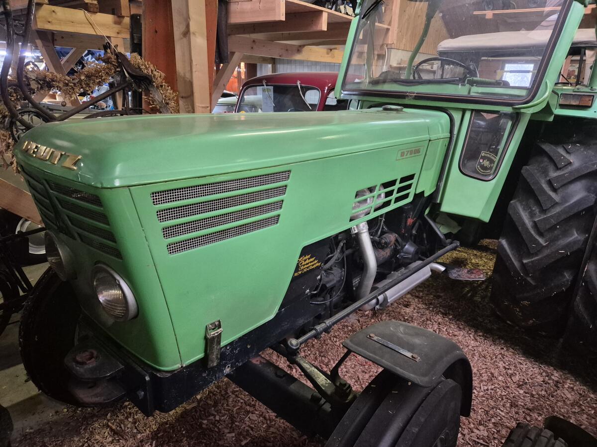 Praktischer Alltagsschlepper Deutz 7006 1