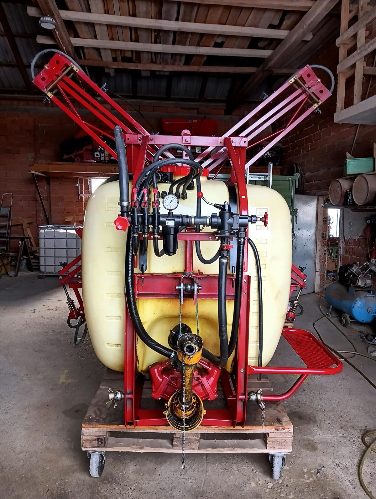 Verkaufe Feldspritze Hardi NK 600 12 m