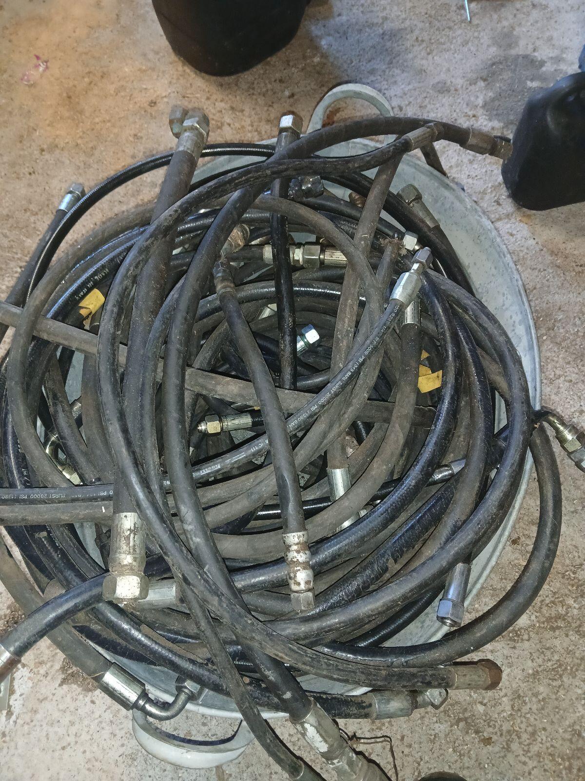 Verschiedene Hydraulikschläuche 2