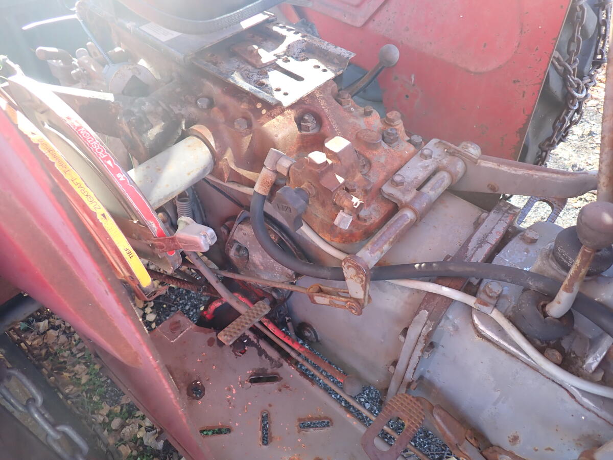 Massey Ferguson 138 2