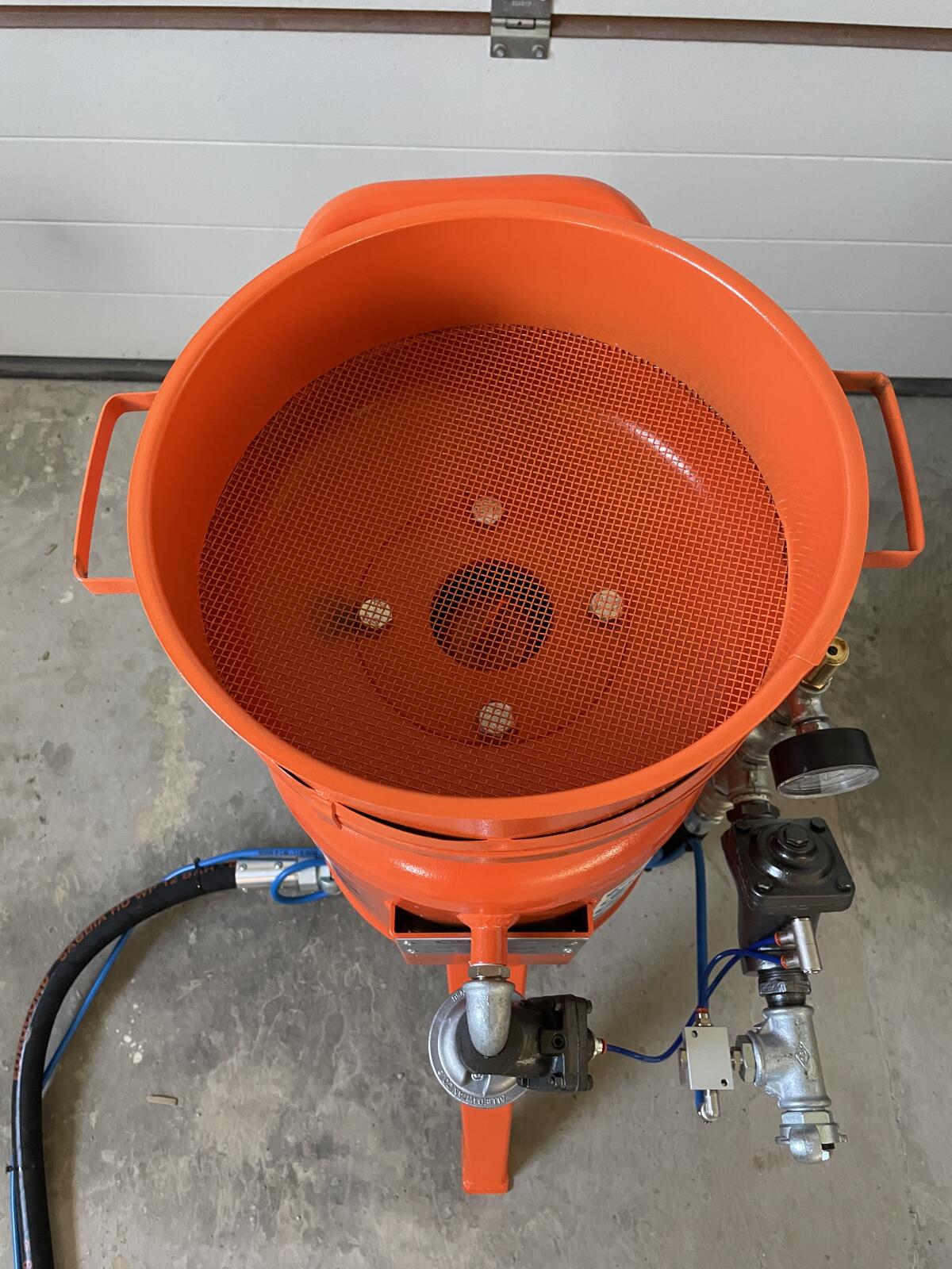 Sandstrahlgerät, Druckstrahlgerät, Sandstrahlen 3