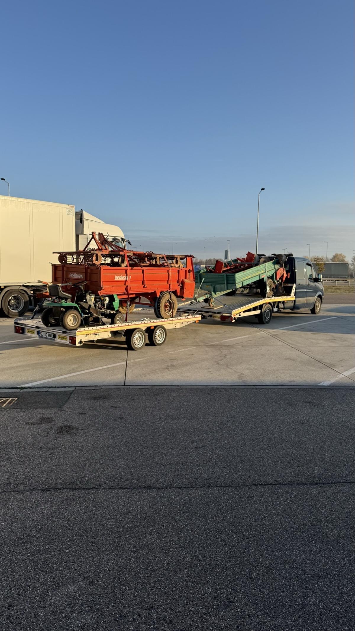 Suche Landmaschine Miststreuer, Güllefass, Pflug, Schwader 1