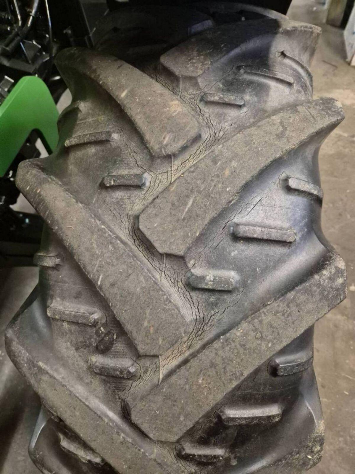 Traktorreifen 14.9LR20 oder 375/75R20 1