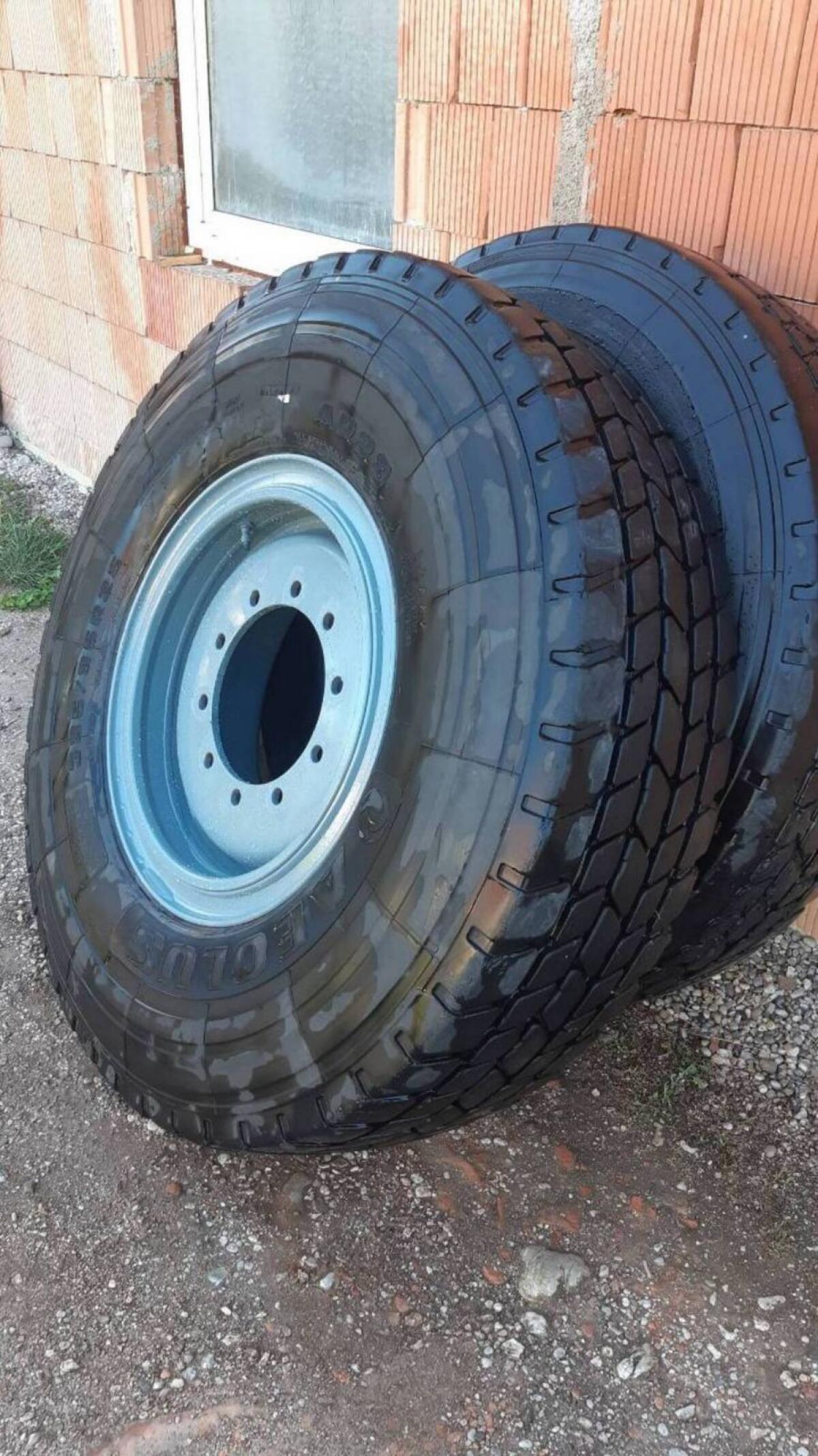 Satz Güllefass Pflegebereifung Reifen Mais 1