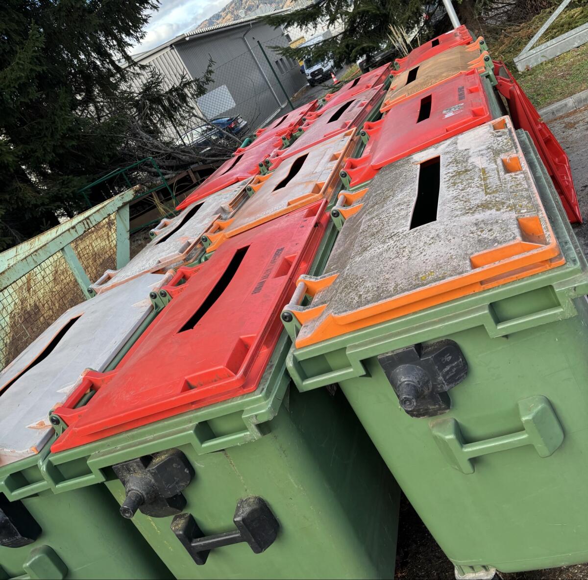 Müllcontainer, Mülltonnen 1