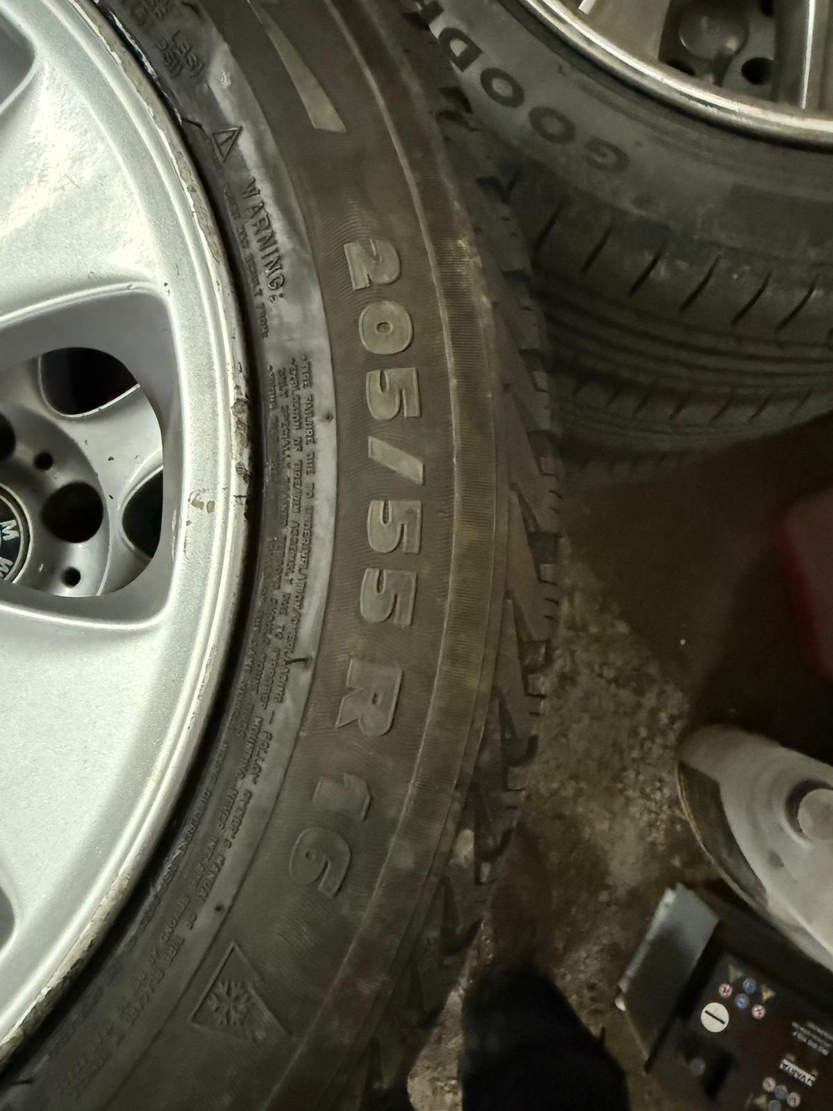 BMW Räder Reifen 205/55R16 Michelin mit Alufelgen 3