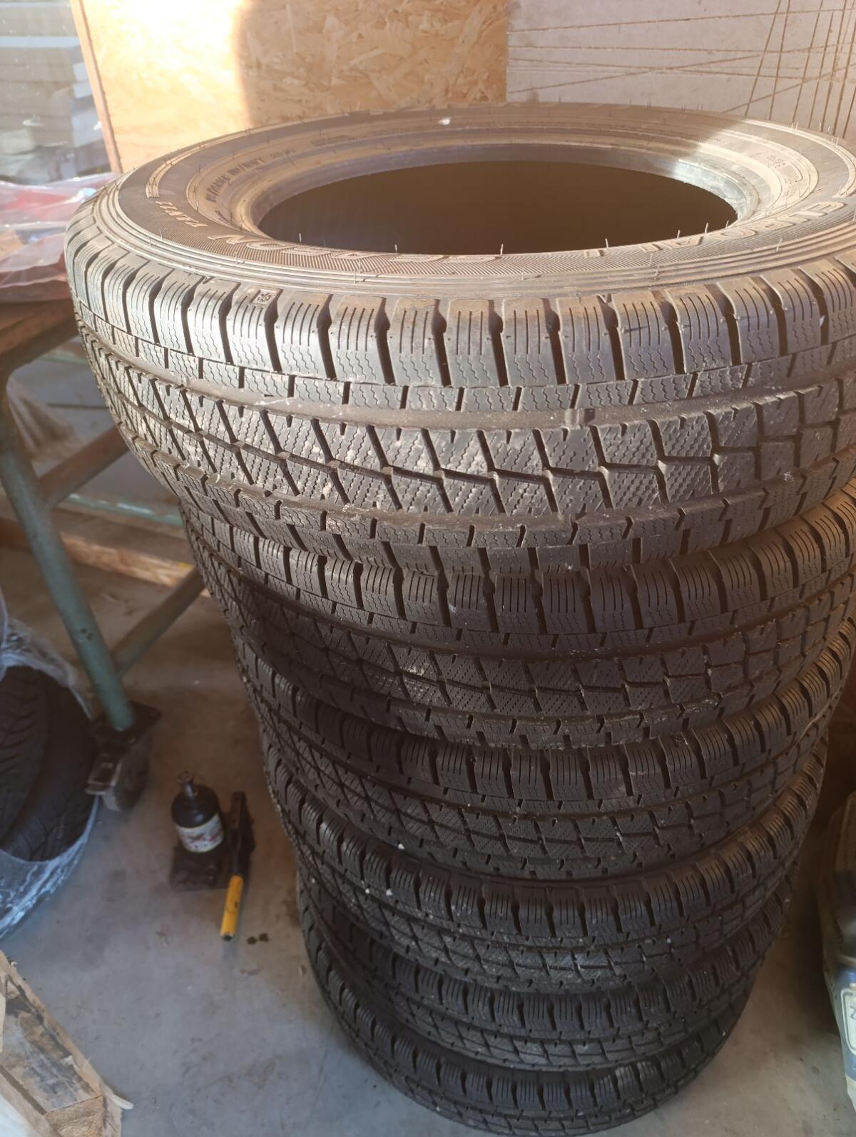 Allwetterreifen 195/75R16C 2
