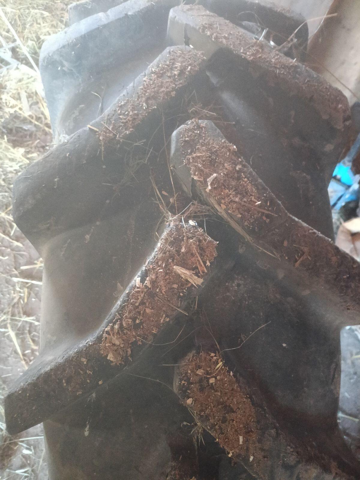 Traktor Reifen 380/70 R24 2