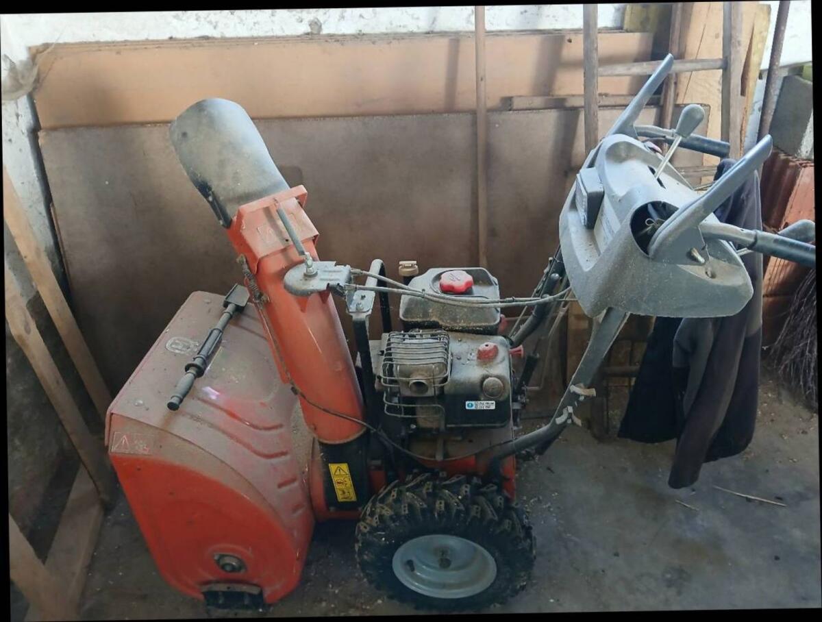 Schneefräse Husqvarna ST 261E 1