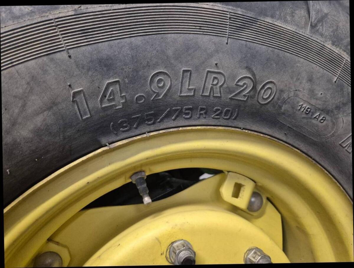 Traktorreifen 14.9LR20 oder 375/75R20 3