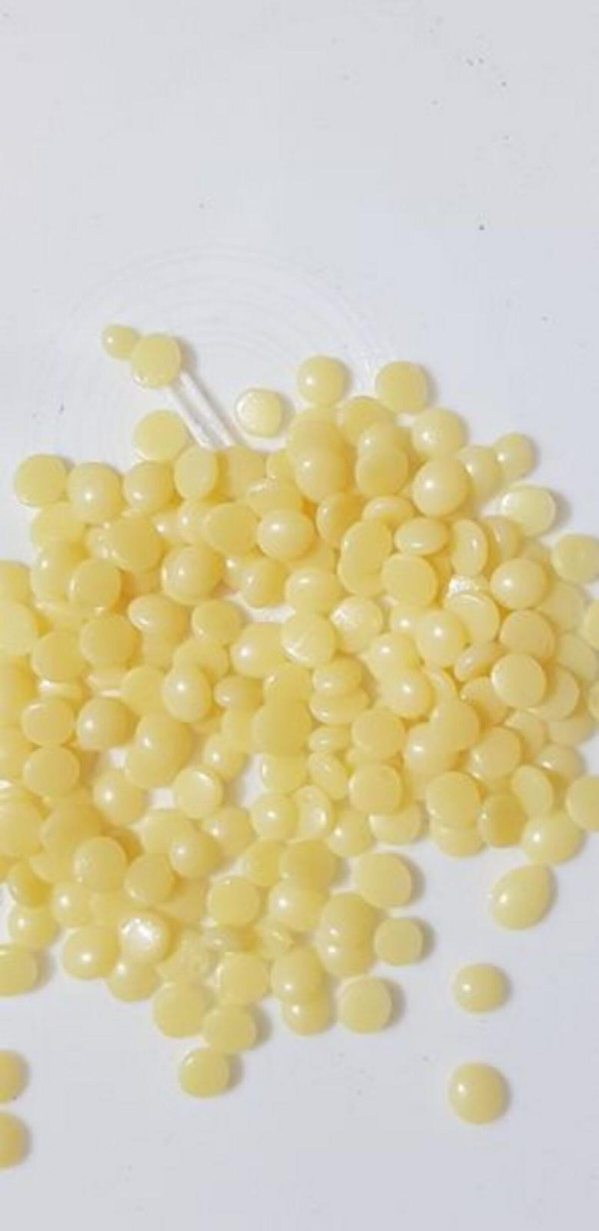 Schmelzklebstoff (Granulat) 1