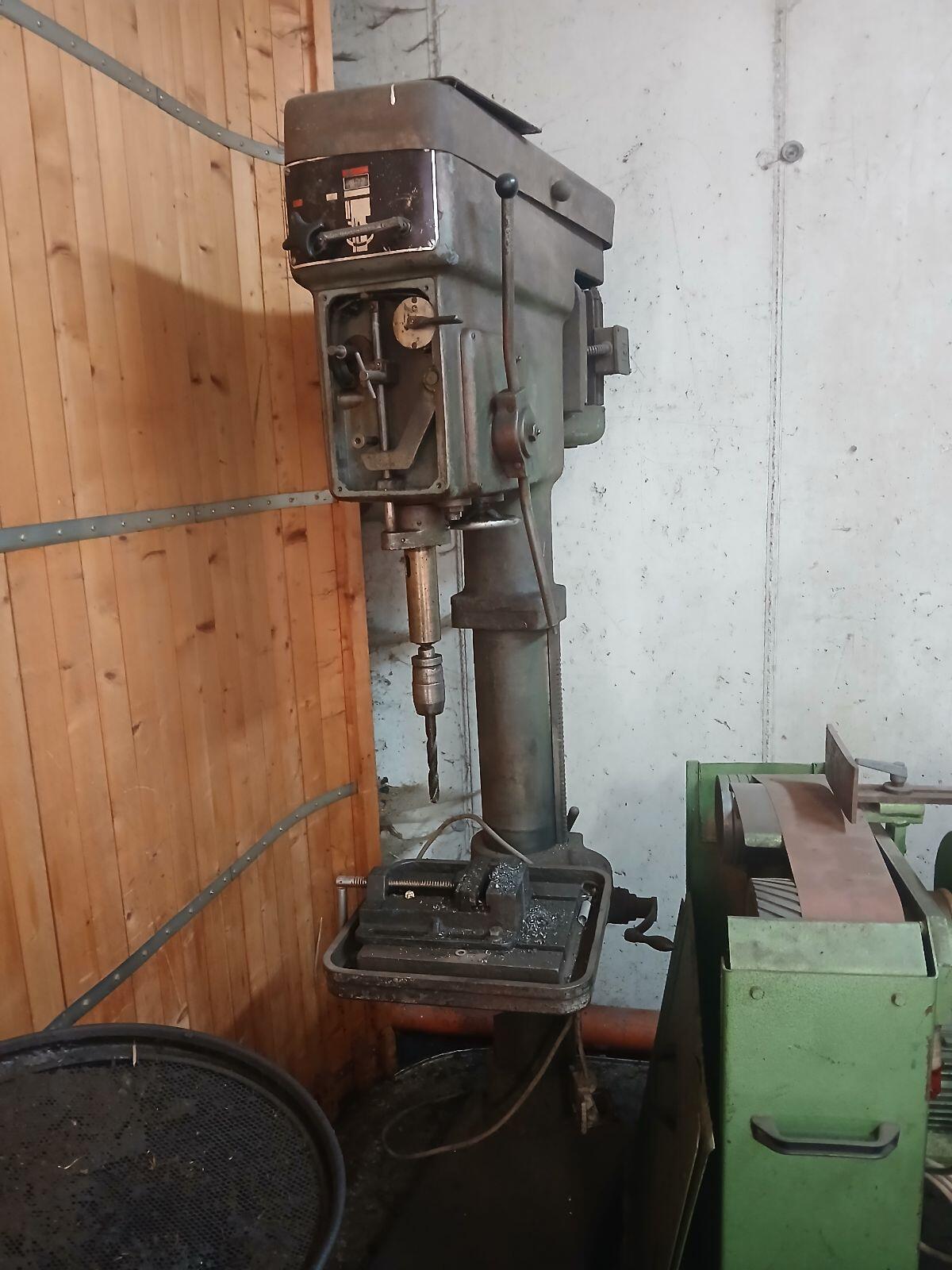 Säulenbohrmaschine 1