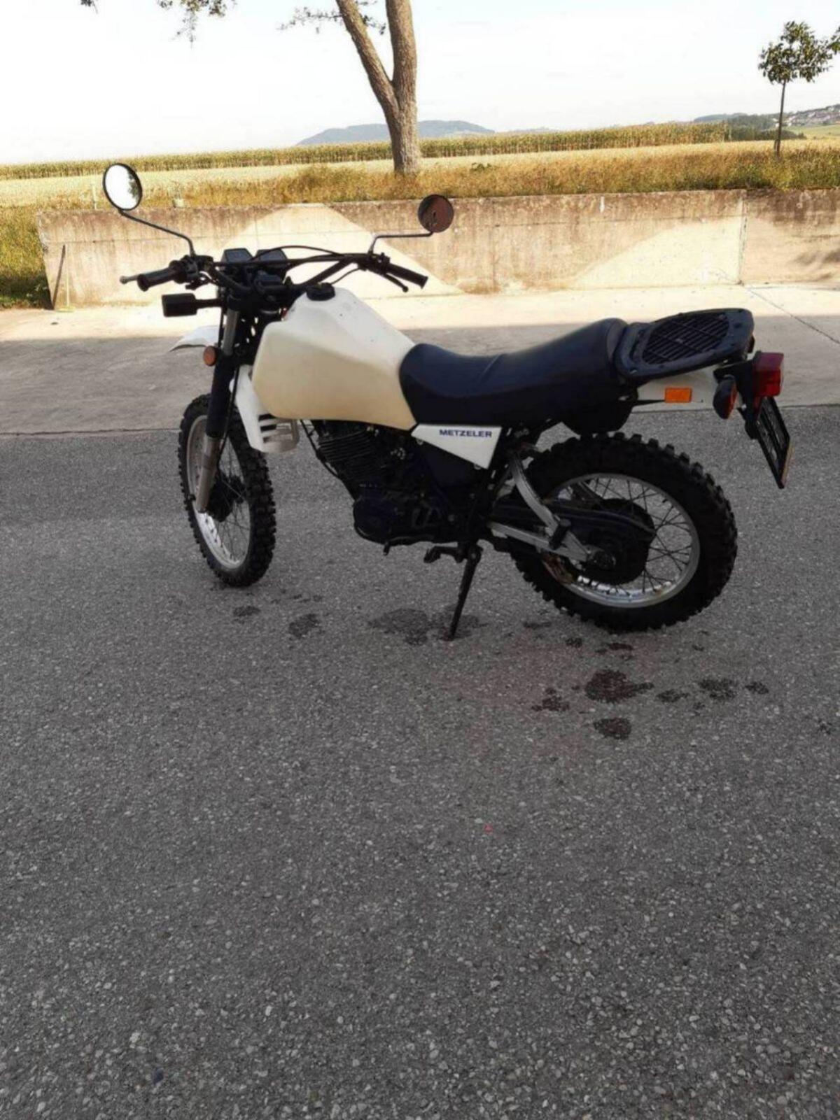 Motorrad Yamaha XT 550 2