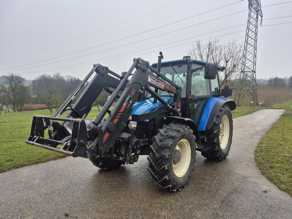 New Holland 5635 1