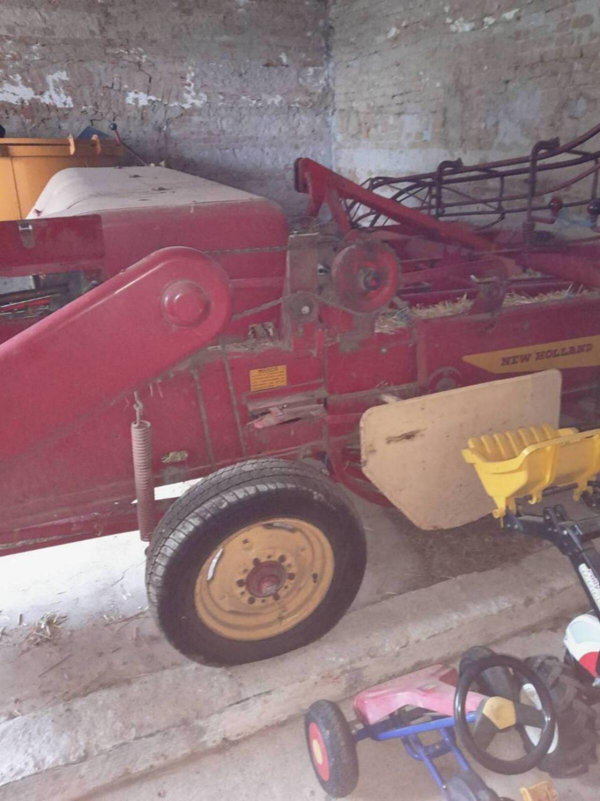 Strohpresse New Holland Hayliner 68 2