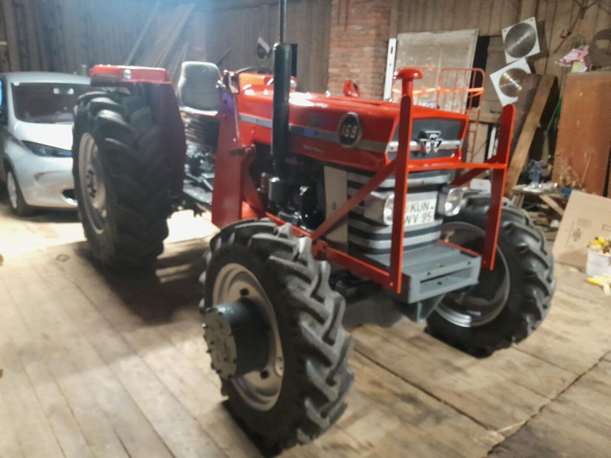 Massey Ferguson 168A 2