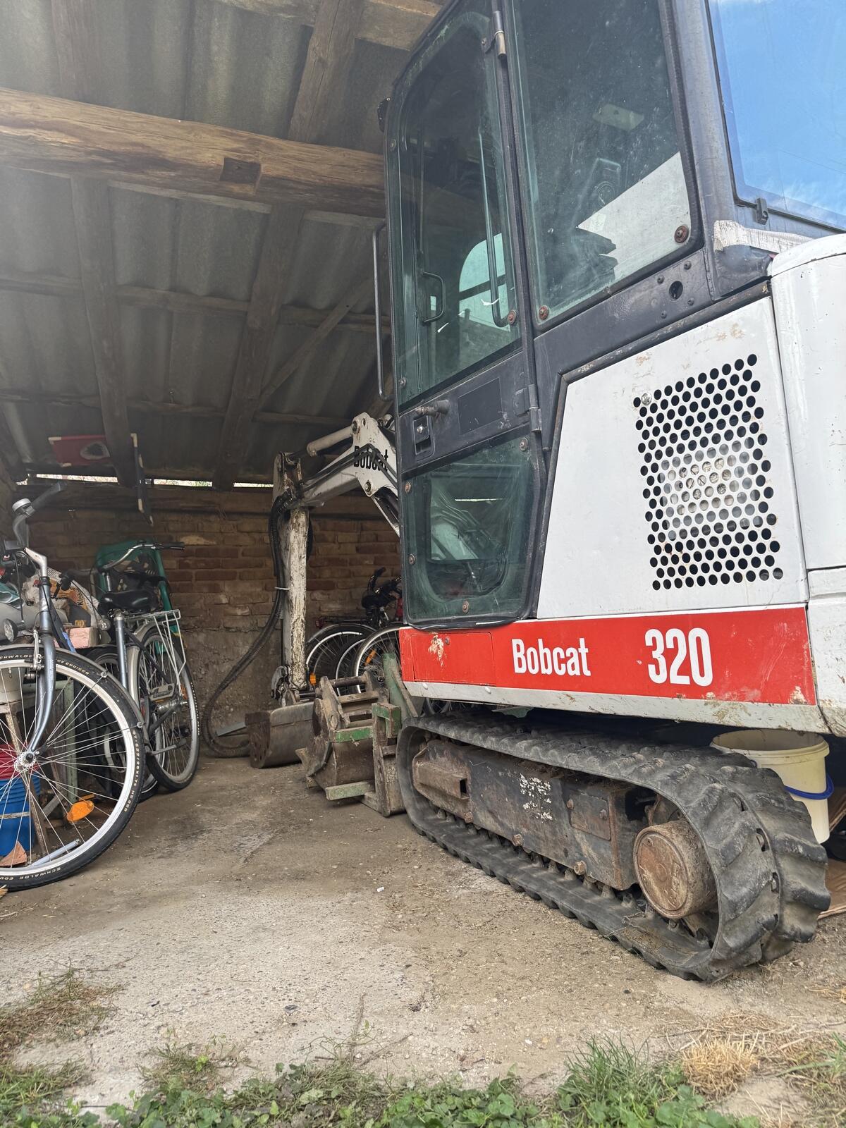 Bobcat X320 Bj. 2000 1
