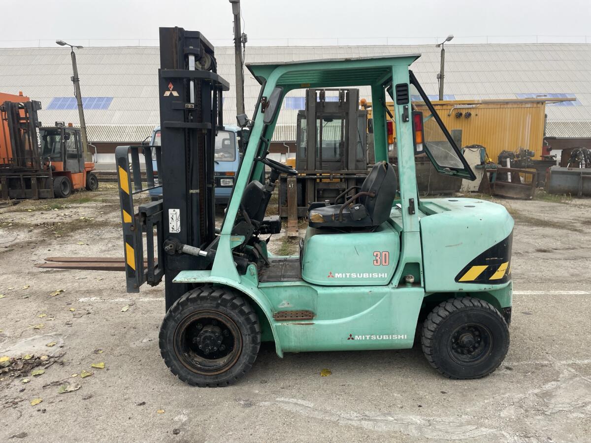 Mitsubishi FD30K Dieselstapler 3 Tonnen 3