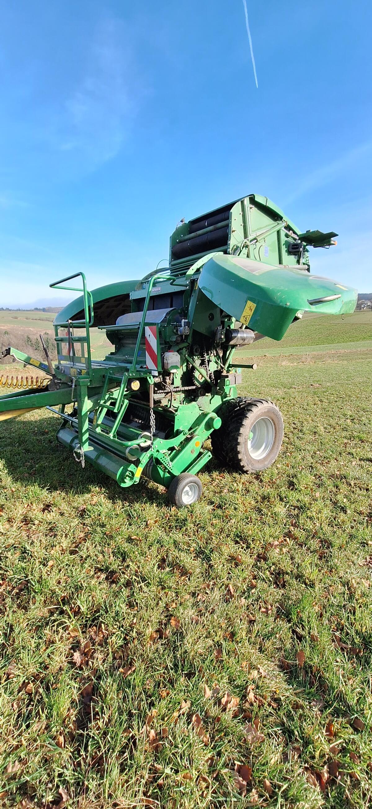 McHale V6750 Rundballenpresse 2