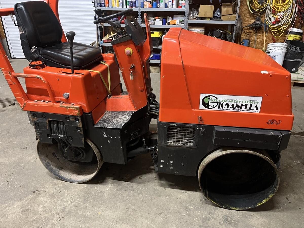 Ammann AV12 Straßenwalze 1