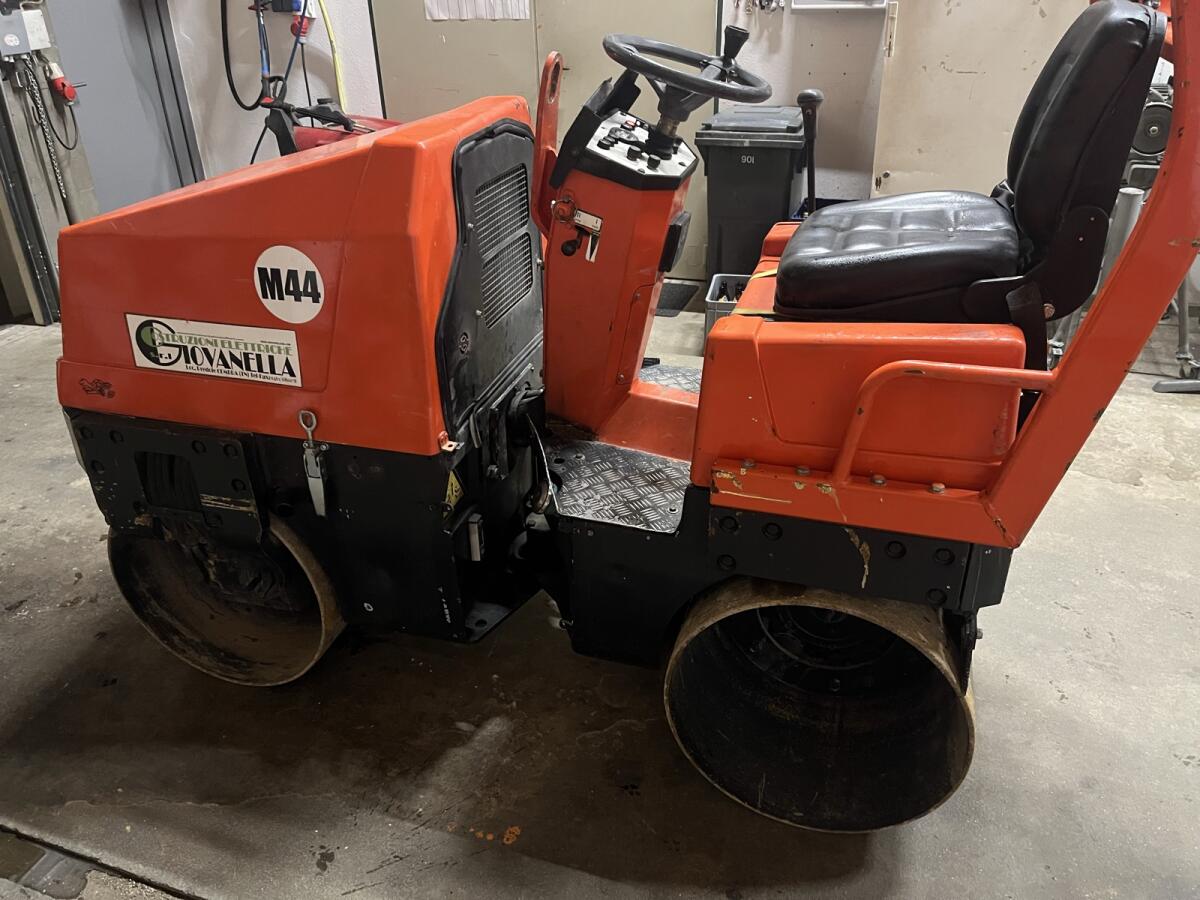 Ammann AV12 Straßenwalze 2