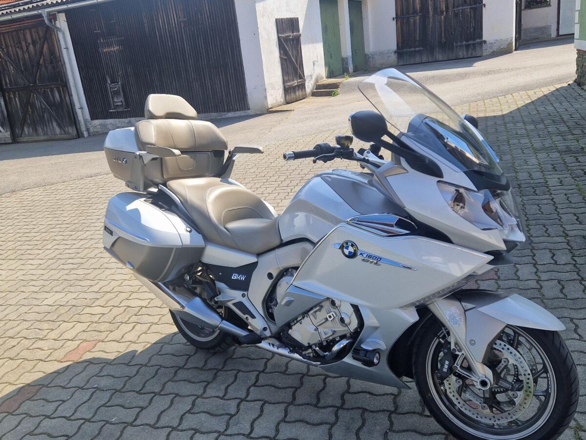 BMW 1600 Exclusive 1