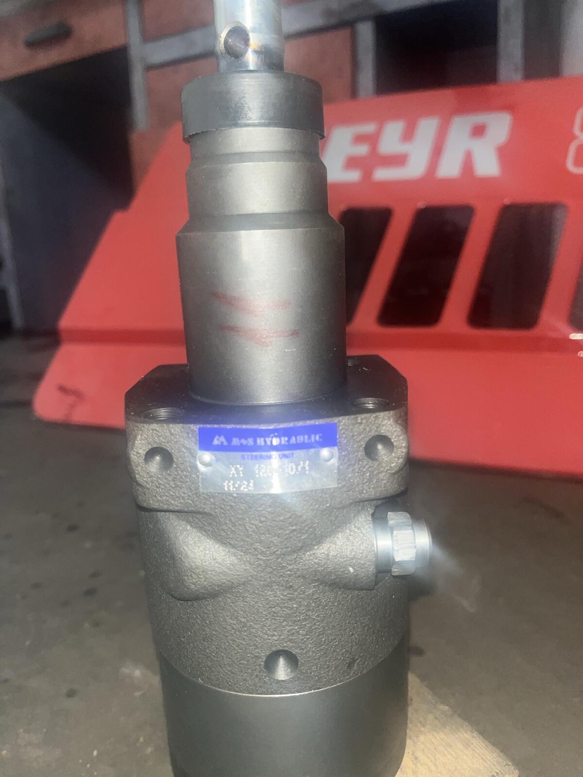 Steyr 80er Serie Lenkservostat (8060, 8070, 8080, 8090) 3