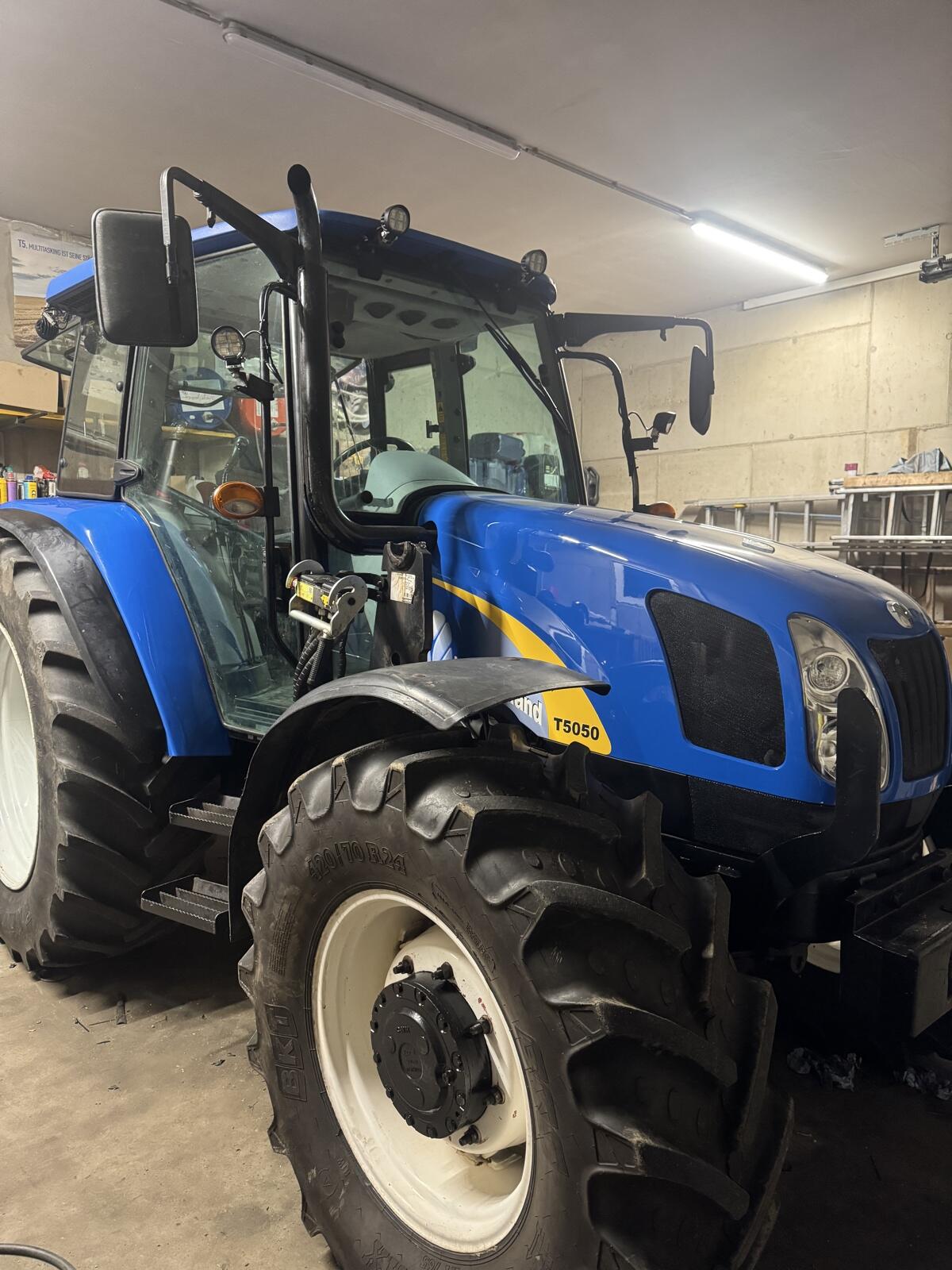 New Holland T5050 2