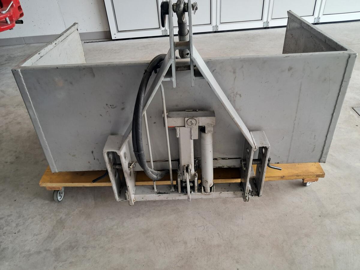 Hecklade für Kleintraktor, hydr. kippbar 1