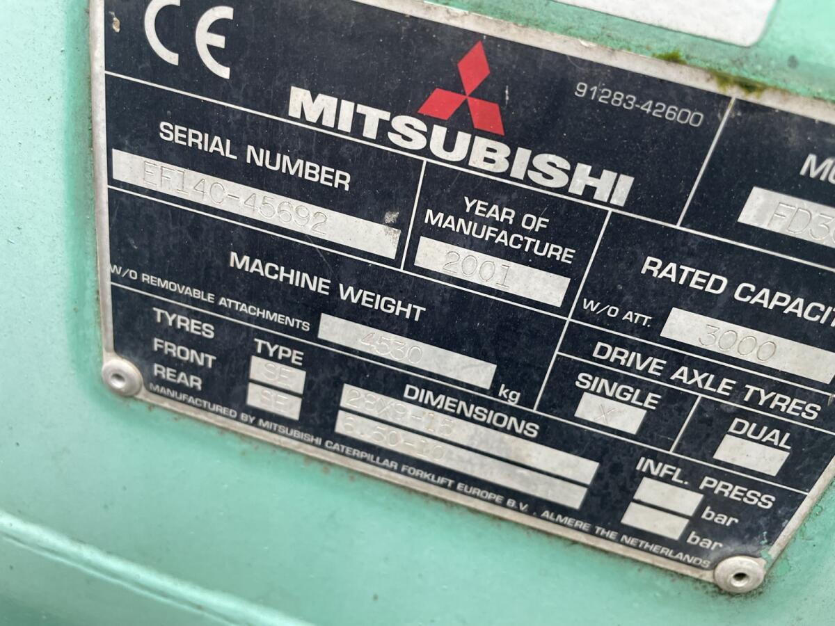 Mitsubishi FD30K Dieselstapler 3 Tonnen 2