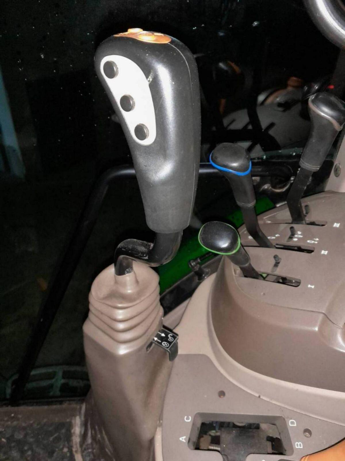 Kreuzsteuerhebel Stg. John Deere 1