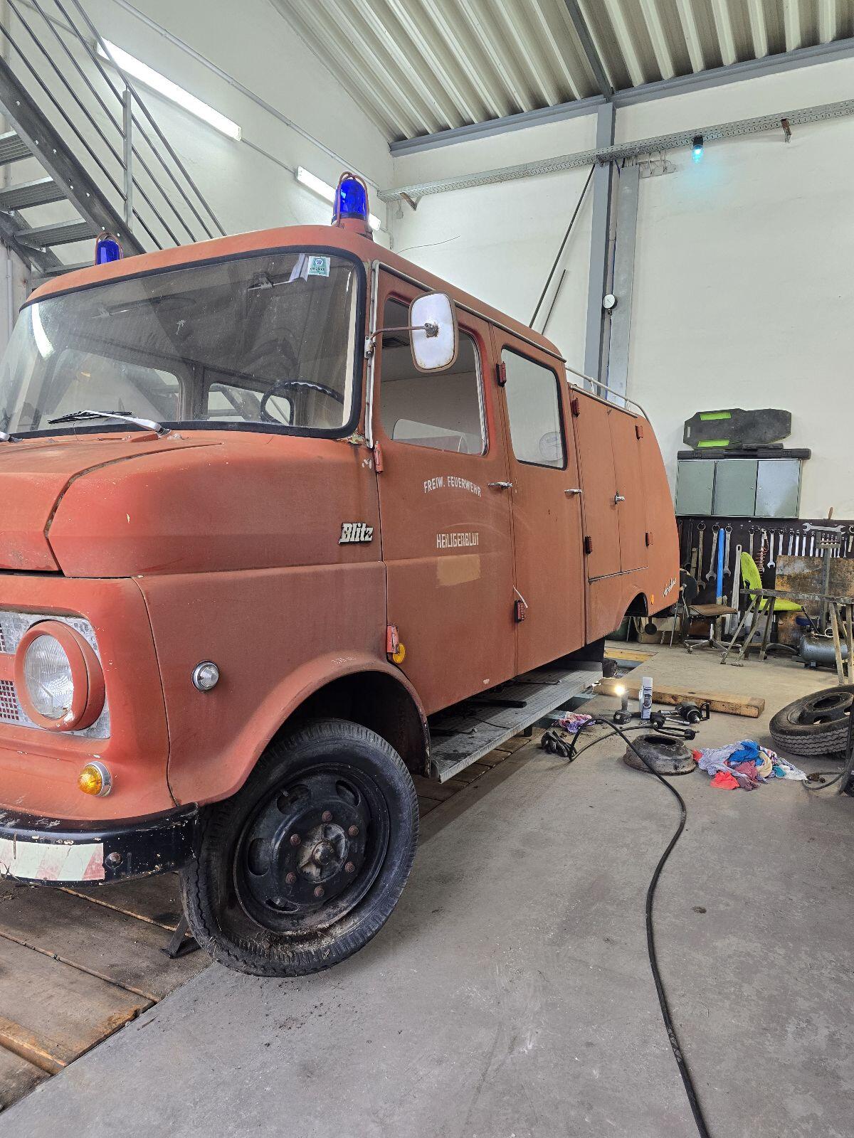 Opel Blitz 1.000 l Tank samt Pumpe 1