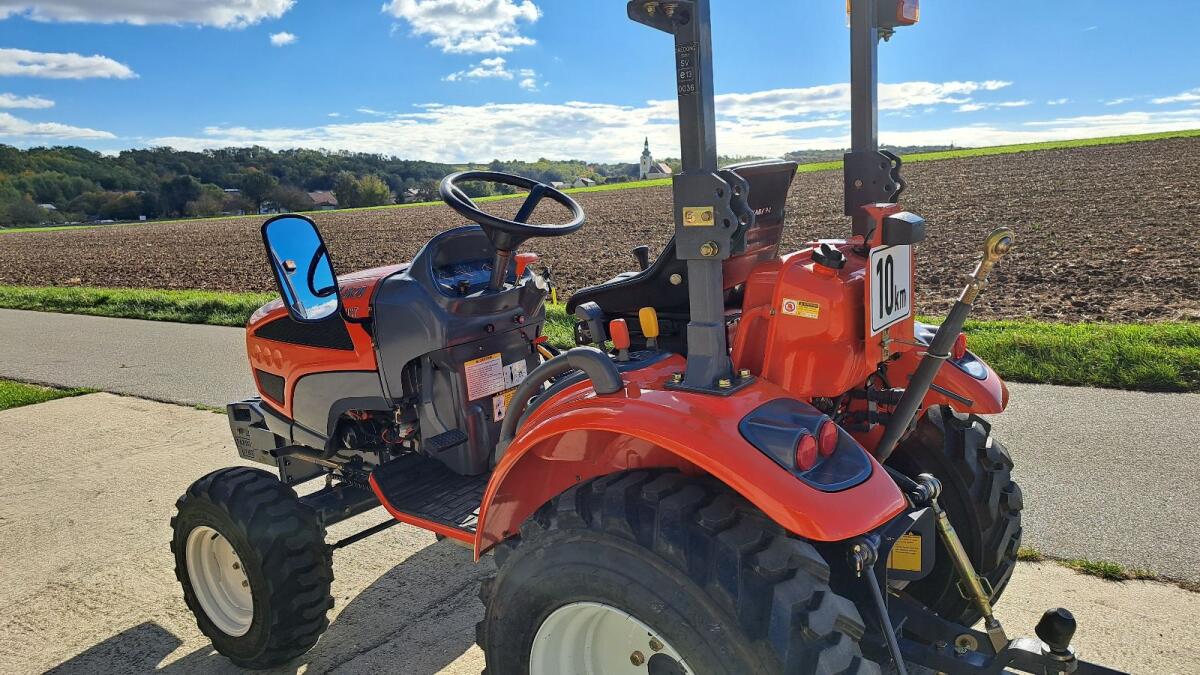 Kleintraktor Kioti CK 20 HST 1