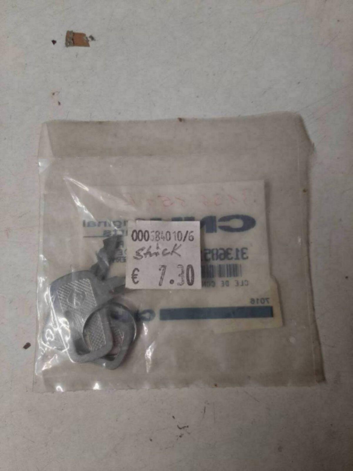 2 Zündschlüssel IHC 285 2