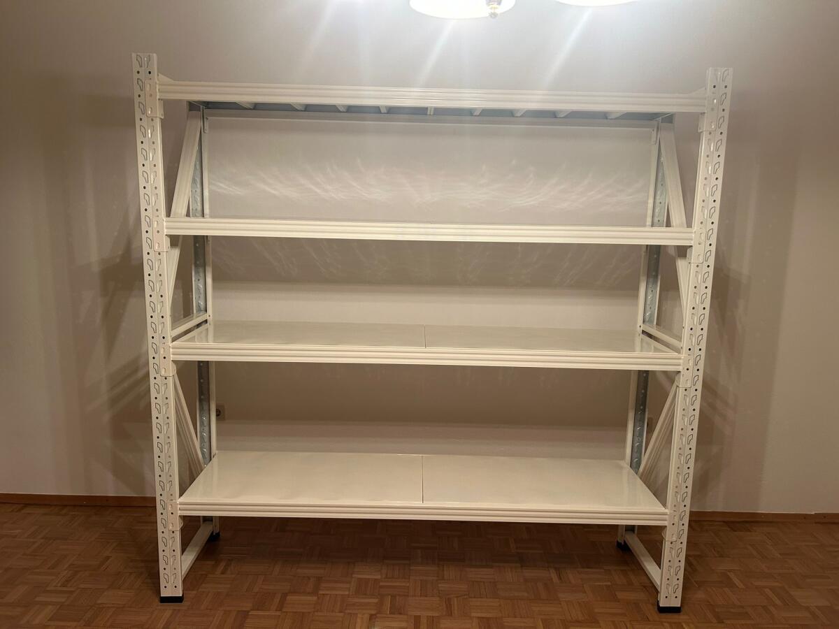 Fachbodenregale 1,5 m und 2 m Schwerlastregal 150 kg pro Ebene 1