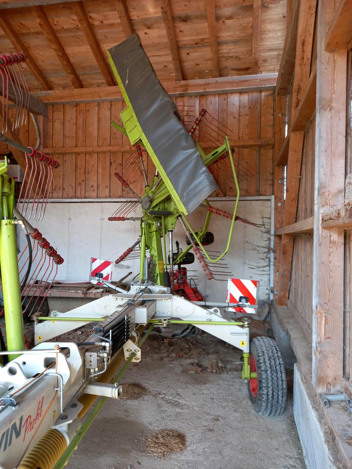 Claas Liner 1550 Twin Profil Seitenschwader 2