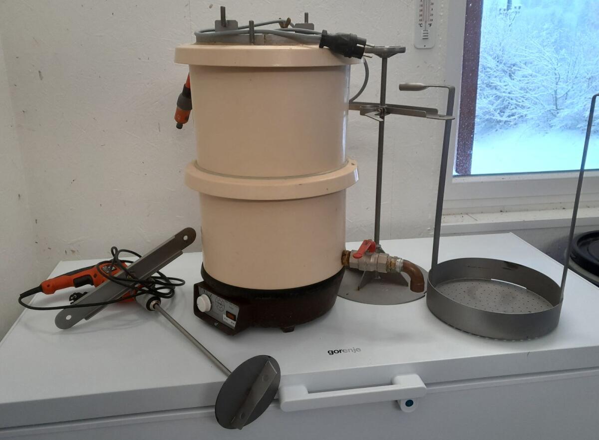 Butter- und Käsekessel 2