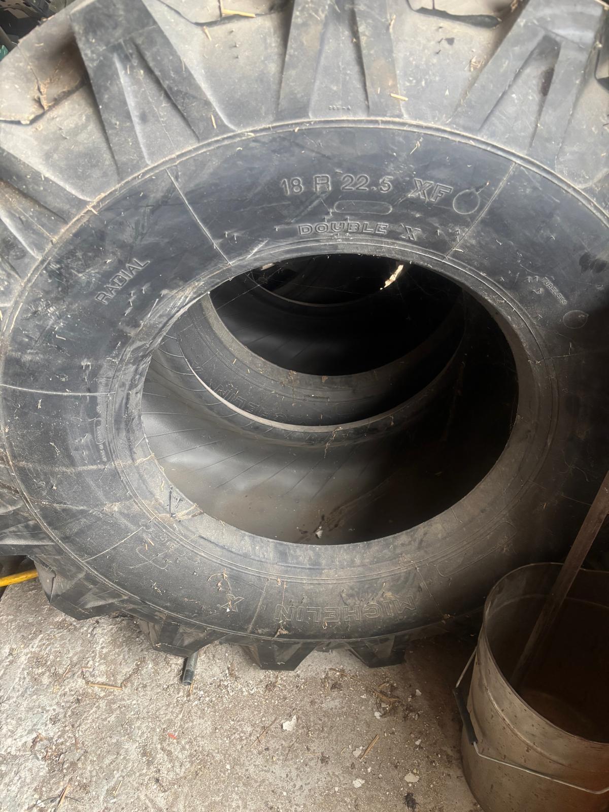 Verkaufe Reifen 18R22,5 1