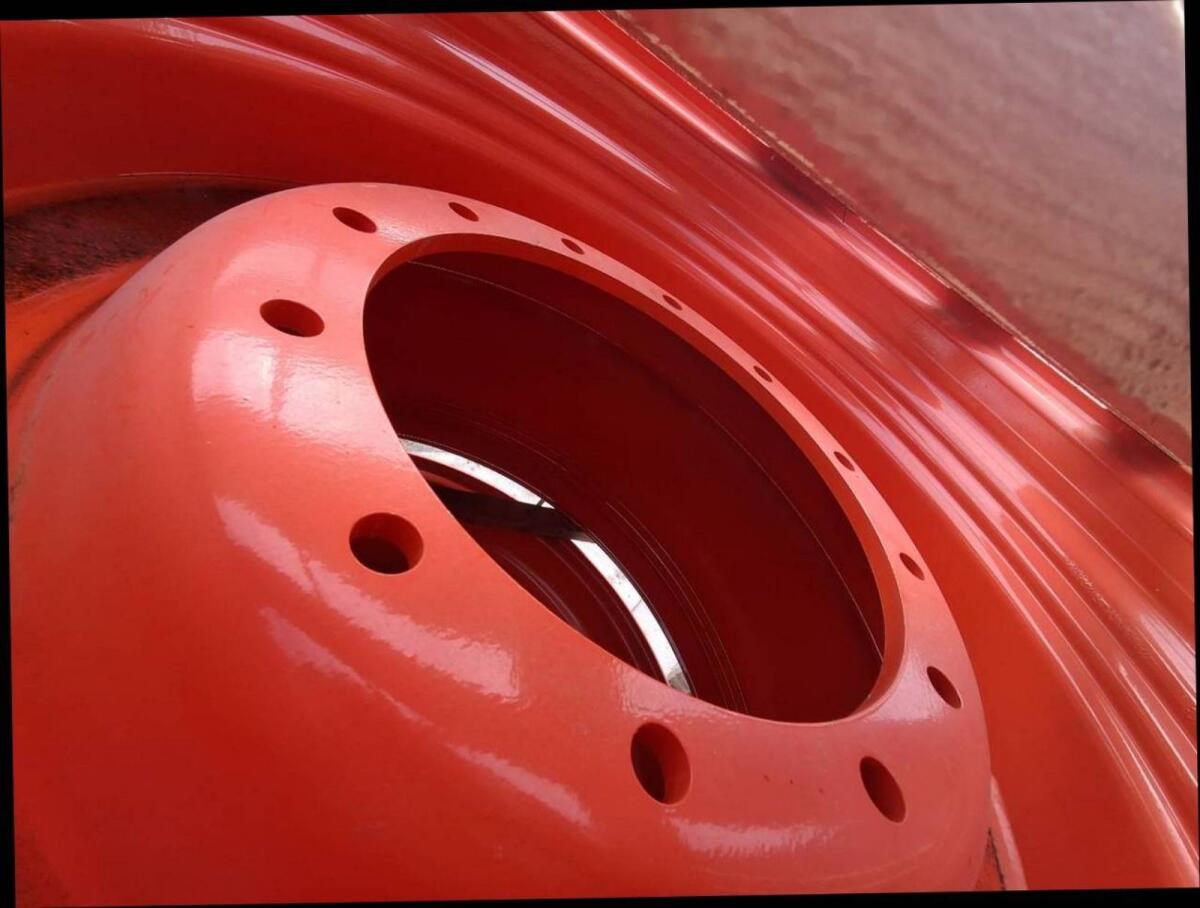 Felgen 23x34 TW23B34 GKN Fendt Claas 12 Loch unbenutzt 2