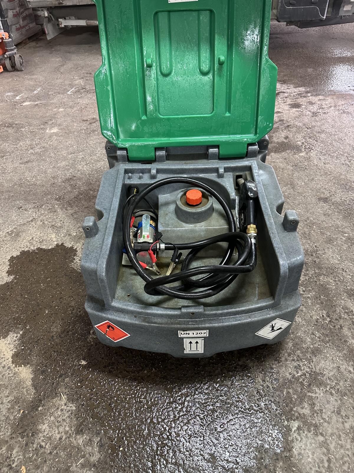 JFC Mobil-Tankstelle 2