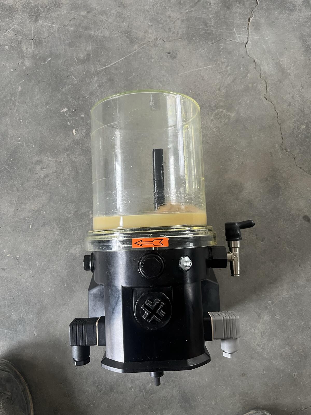 Zentralschmierpumpe 24 V 1